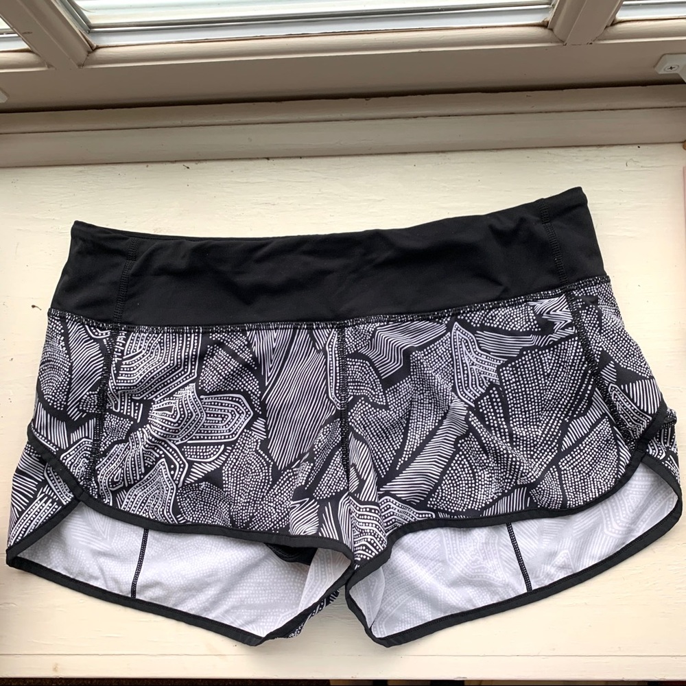 Lululemon Speed Up Shorts 2.5